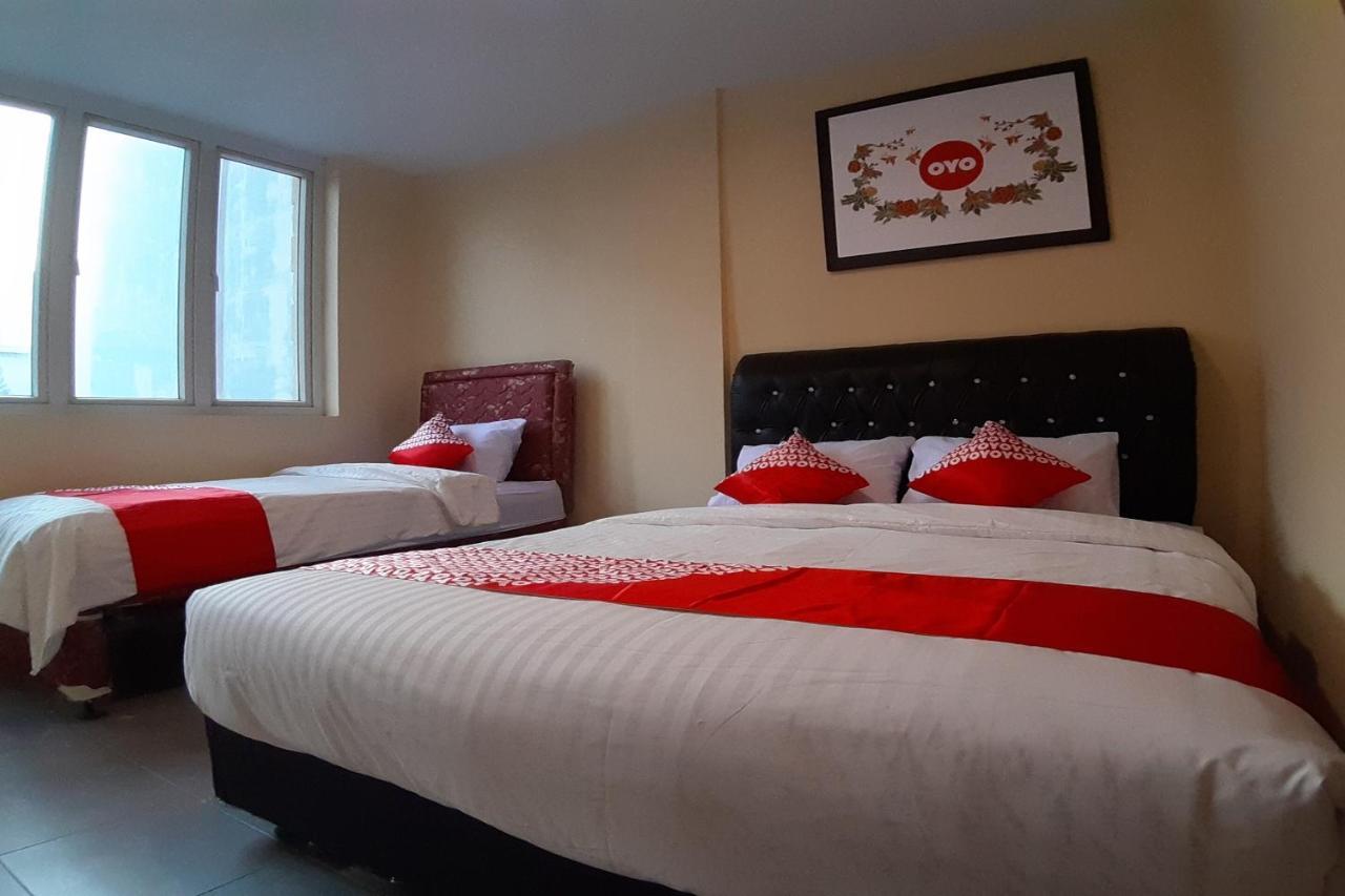 Oyo 1053 Angelyn Home Stay Medan Luaran gambar