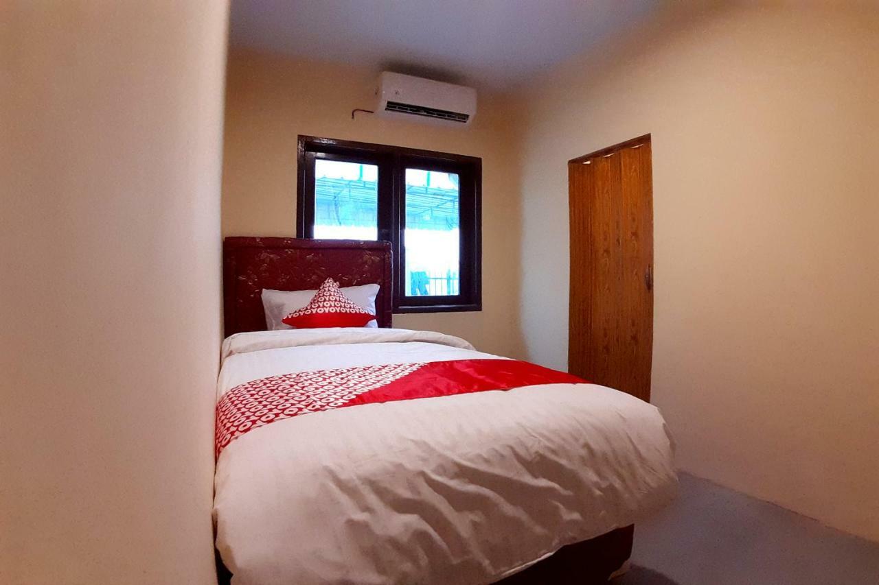 Oyo 1053 Angelyn Home Stay Medan Luaran gambar
