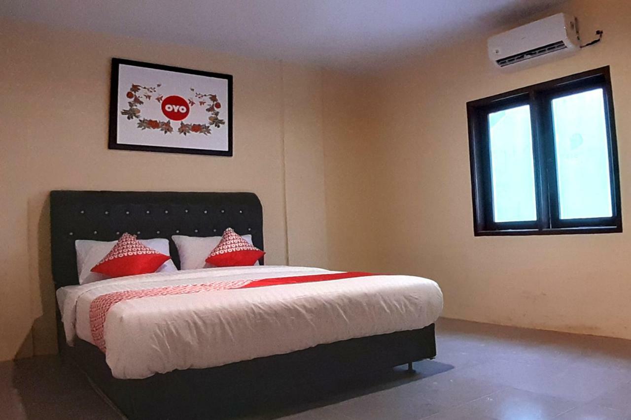 Oyo 1053 Angelyn Home Stay Medan Luaran gambar