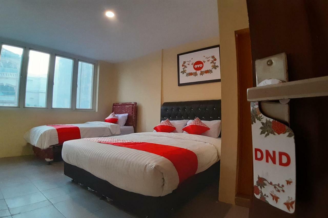 Oyo 1053 Angelyn Home Stay Medan Luaran gambar